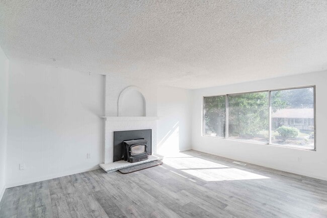 Photo - 6015 138th St SE