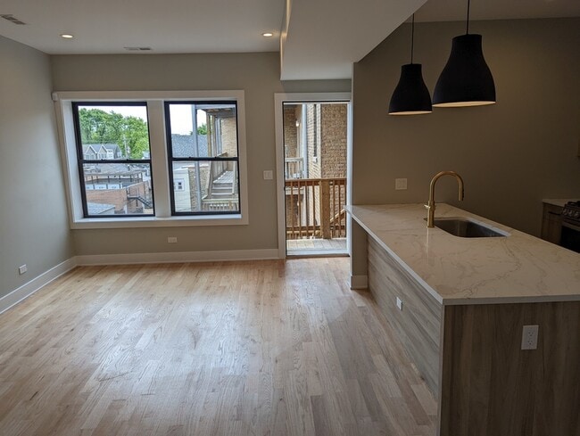 Photo - 2541 N Campbell Ave Unit 1