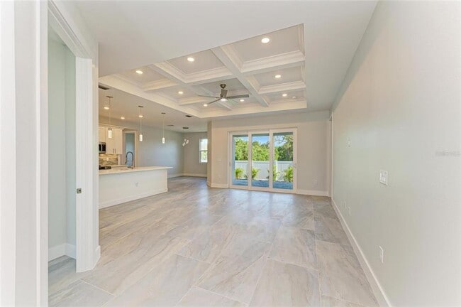 Photo - 380 Holly Rd