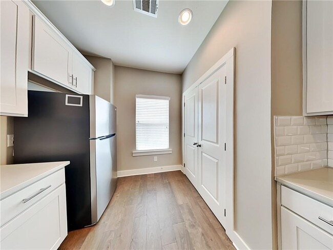 Photo - 6423 Shalks Xing Dr