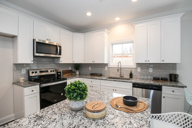 Photo - Luxury 2-Bedroom Townhome for Rent in Chimney Oaks – Golf Community Living!