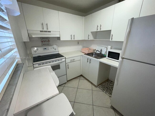 Photo - 6195 W 18th Ave Condominio Unidad G324