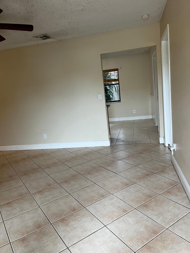 Photo - 6131 SW 42nd Pl