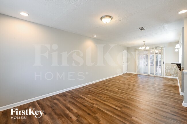 Photo - 1506 Spender Dr