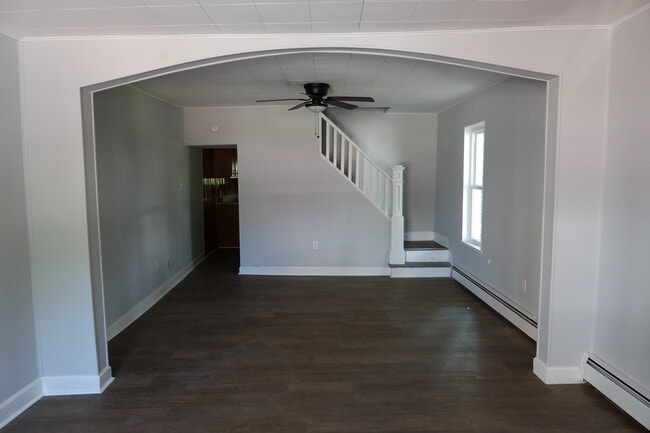 Photo - 1025 W Race St