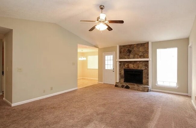2604 Wildflower Ln SW