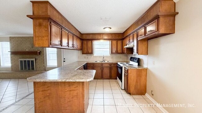 Photo - 2108 76th St