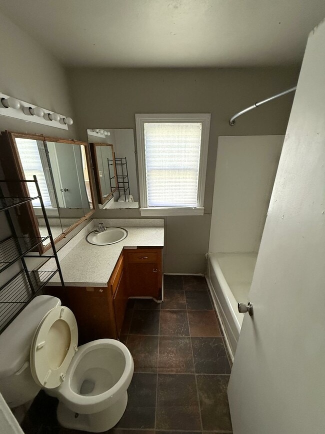 Photo - 307 N Alabama St