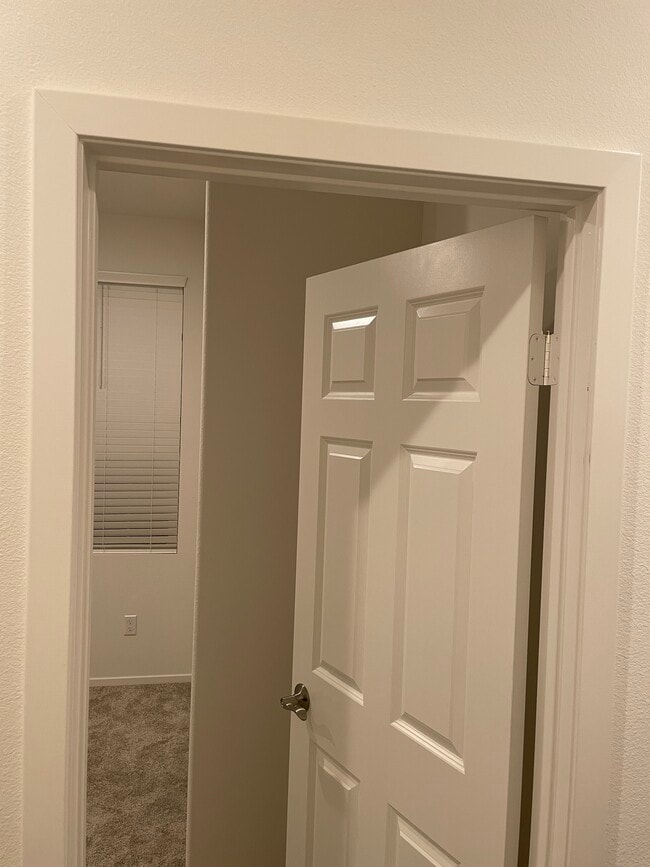 Habitación en alquiler - 969 W Jasmine Way