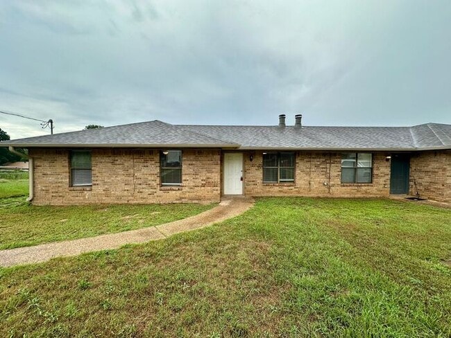 Building Photo - Available Now! Newly Updated 3/2 in Flint! Rental