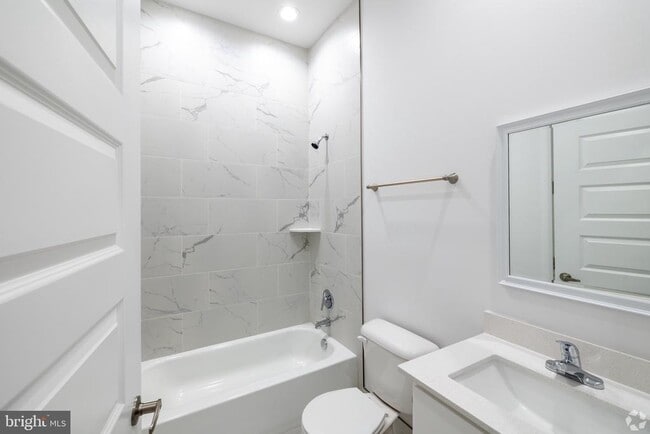 Photo - 68 LOCKWOOD Dr