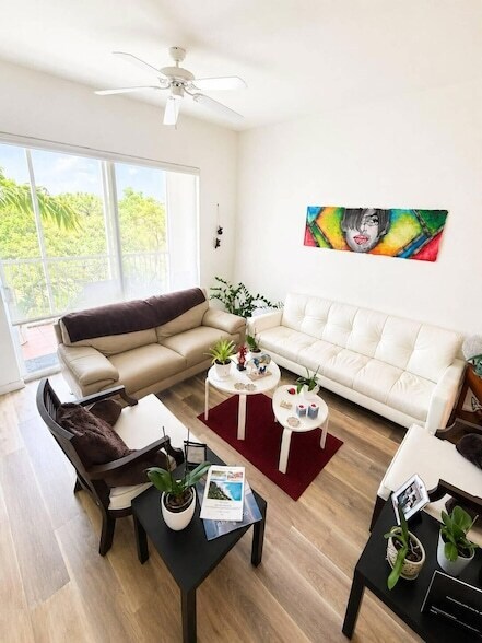 Photo - 3600 Oaks Clubhouse Dr Unit 404