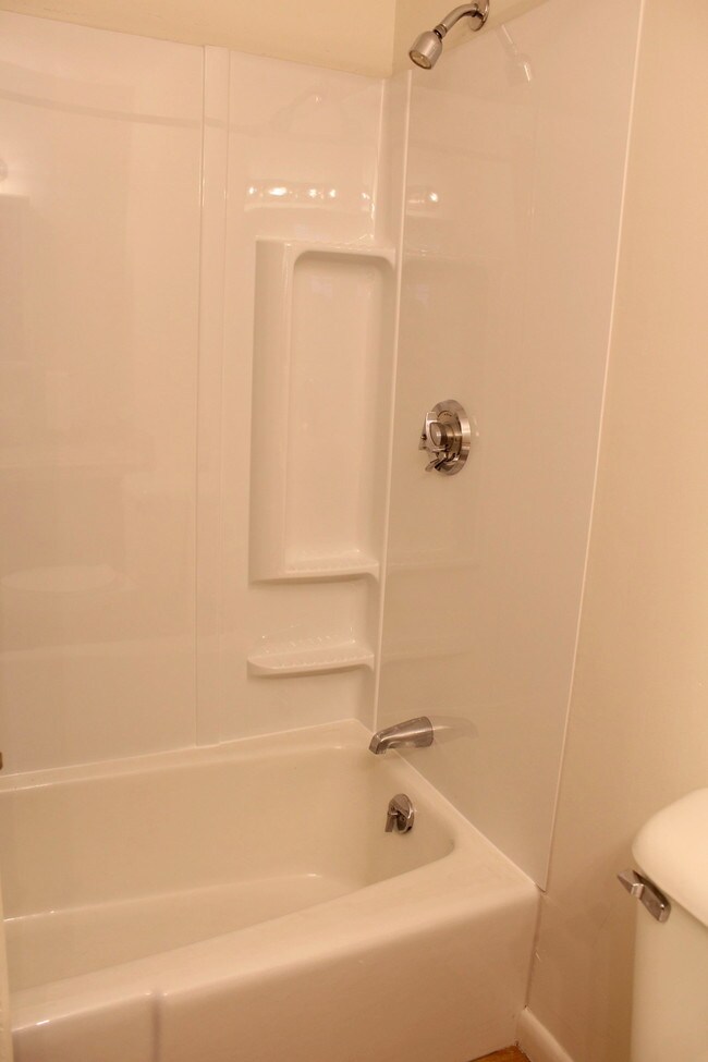 One-Room Estudio - College Inn Apartments