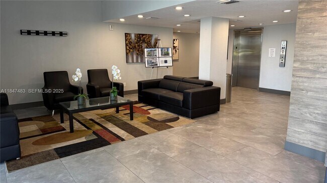 Photo - 16565 NE 26th Ave Unidad 3G