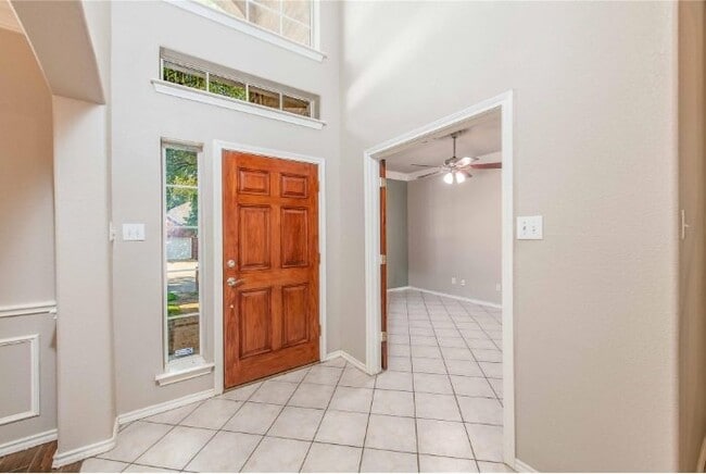 Photo - Lovely home nestled in south Arlington