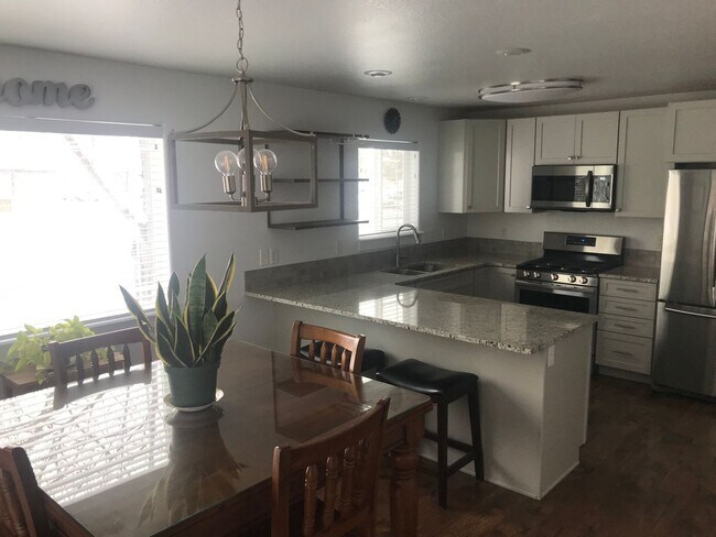 Photo - Beautiful 3 bed, 2 bath in the desirable S...