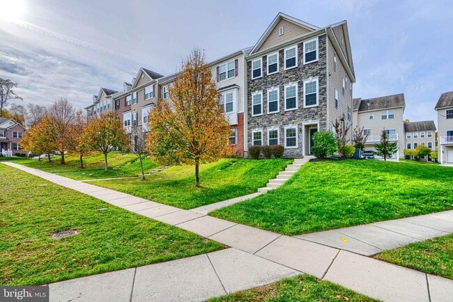 Building Photo - 2707 Sunnyside Ln