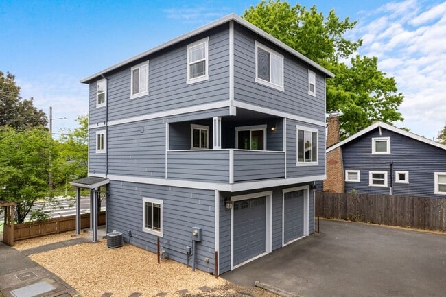 Photo - Creston-Kenilworth Neighborhood Newer Cons...