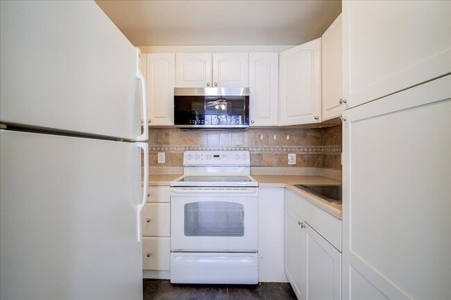 Photo - 45 Scarborough Ln Unit A