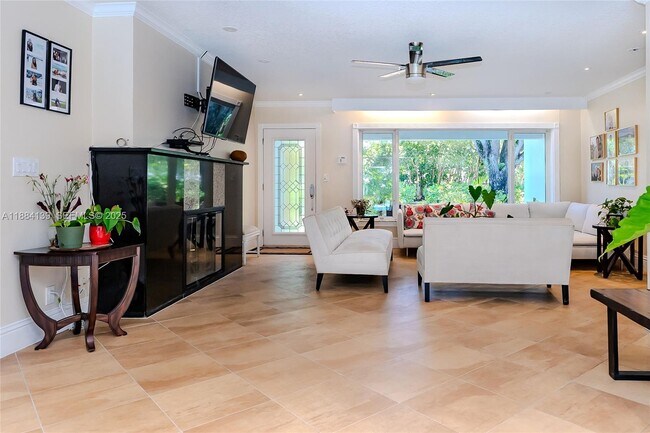 Photo - 1529 Bayview Dr