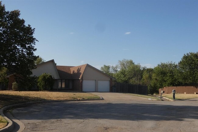 2408 NW Redwood Ln