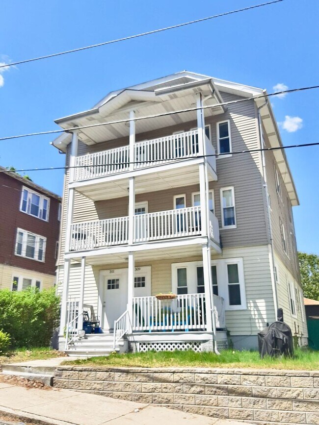 Photo - 311 Ward St Unit 3