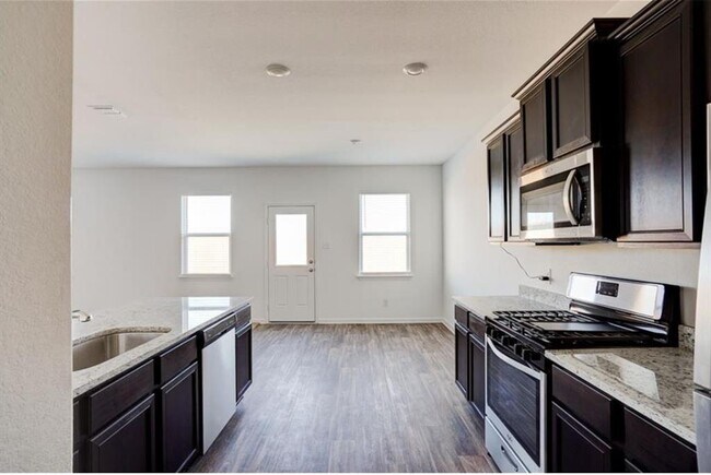 Photo - 755 Wonderland Trail