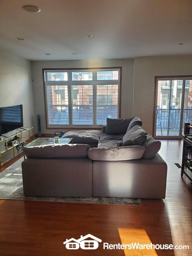 Photo - 2 Bedroom, 4 Bath Townhouse in a Great Riv...
