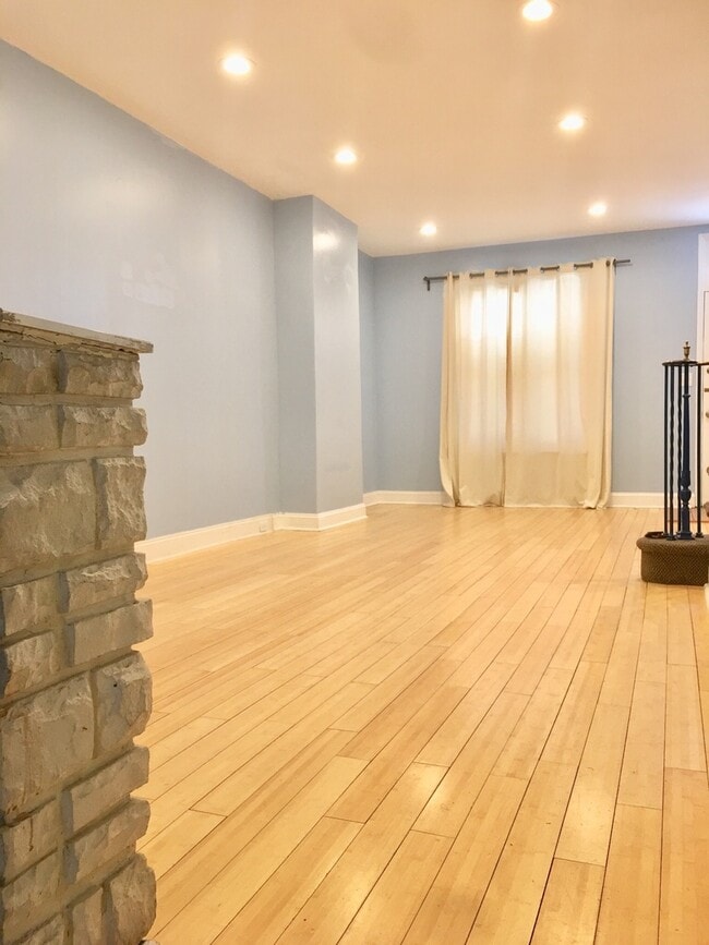 Photo - Beautiful 3-Bed/1-Bath Townhouse in Girard Estates/East Passyunk! Available Mid-August!