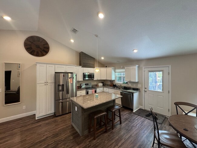 Photo - 6587 Park Ave NW