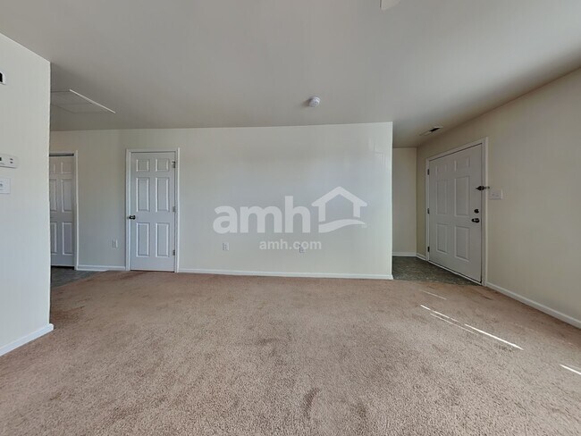 Photo - 43 Wolf Creek Ln