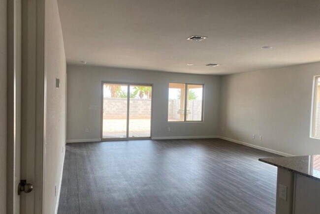 Photo - 816 Silvercreek Ln