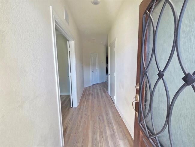 Photo - 604 Red Knot Ave