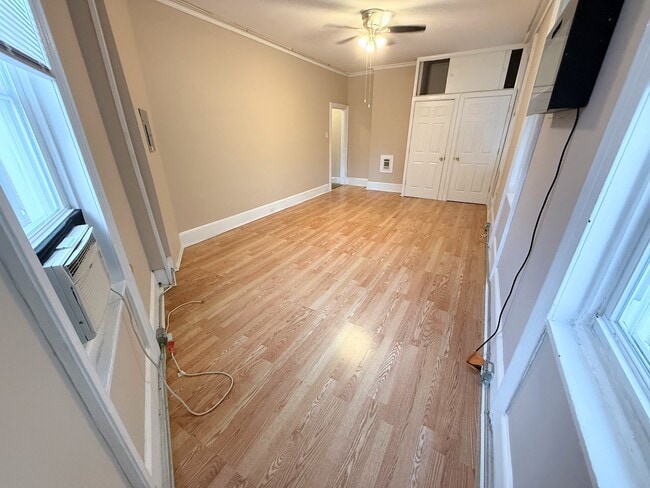 Sala de estar/Comedor - 2432 E Norris St Unidad 2