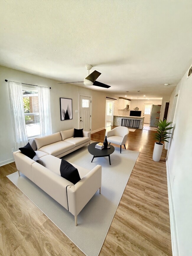 Photo - 403 Marquis Ln
