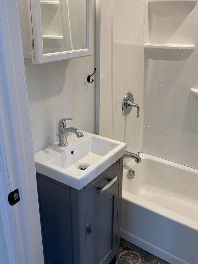 Bathroom - 1 Florence St Unit B