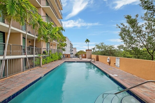 Building Photo - 1690 SW 27th Ave Unit 805