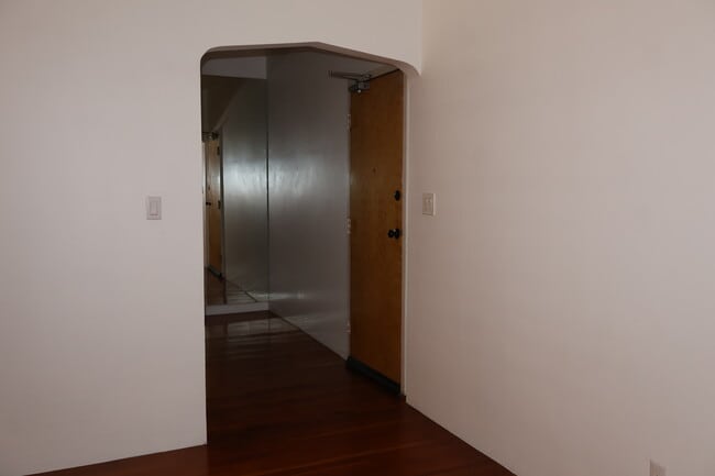 Photo - 636 S Burnside