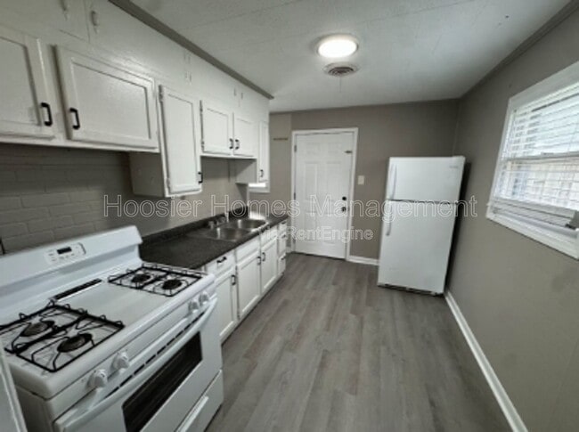 Building Photo - 1023 E Dixon St