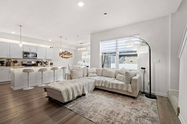 2921 Acadia Cir