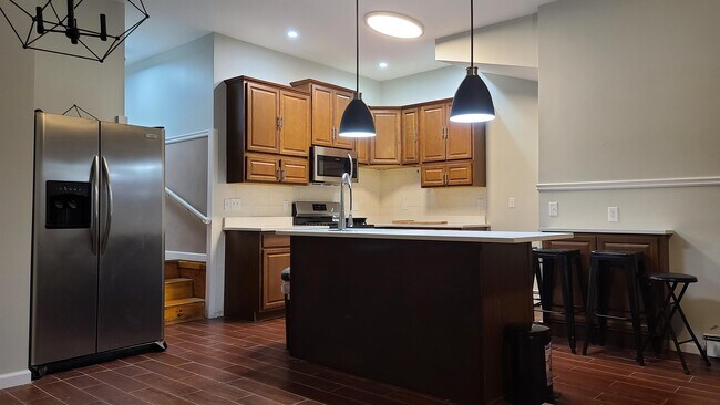 Building Photo - 136 9th St Unit 1