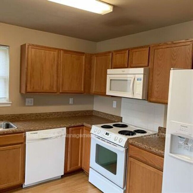 Photo - 219 W 4th St Unidad A