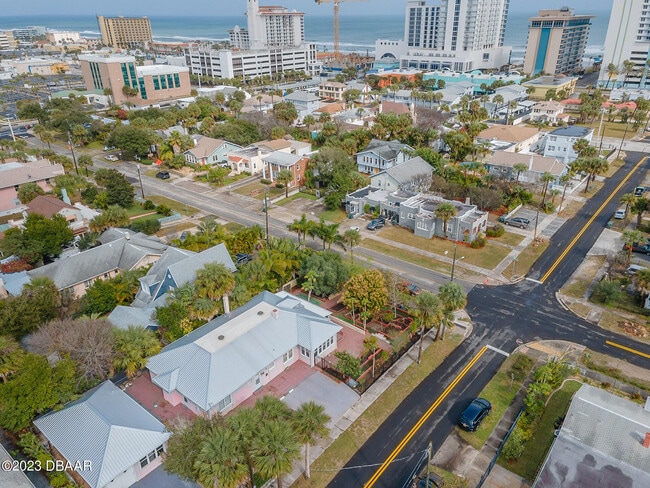 Photo - 401 N Wild Olive Ave