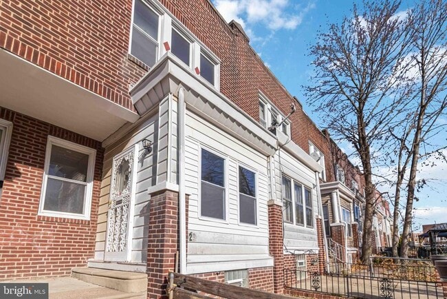 Photo - 1929 W Sparks St