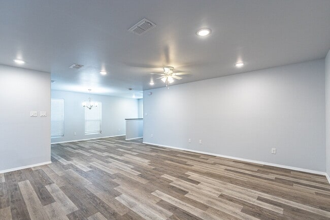 Photo - Don't miss out on this beautiful townhome!