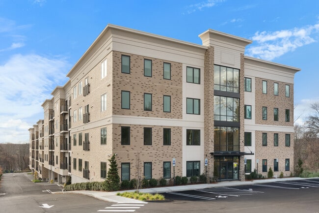 Building Photo - 5545 Park Ave Unit 108