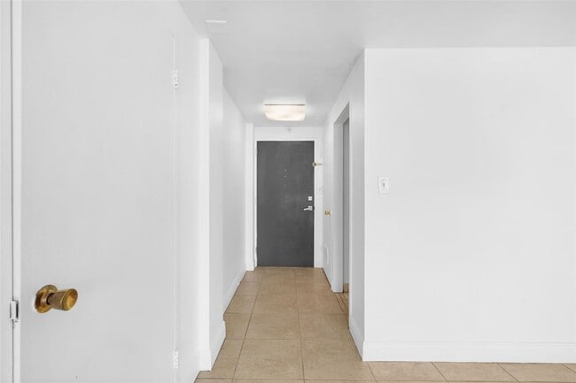 Photo - 3301 NE 5th Ave Unit 608