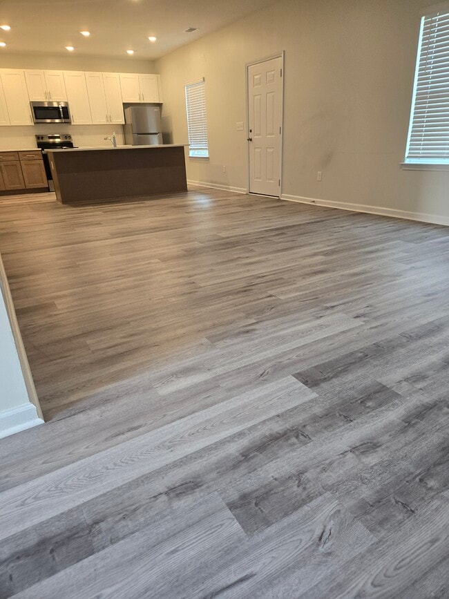 Photo - 918 Friendship St