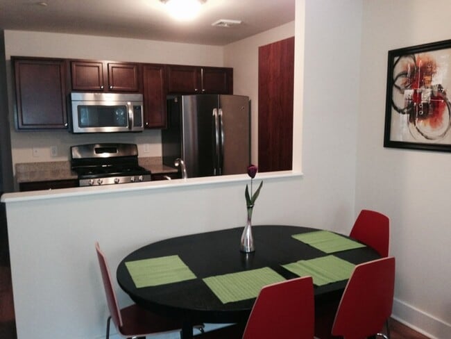 4304 Wallace St Unit 2-F