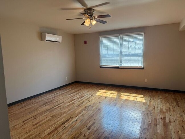 Photo - Remodeled Studio in Woodbine